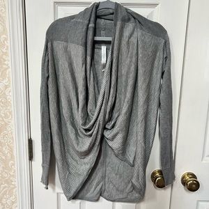 Lululemon wrap, size 6